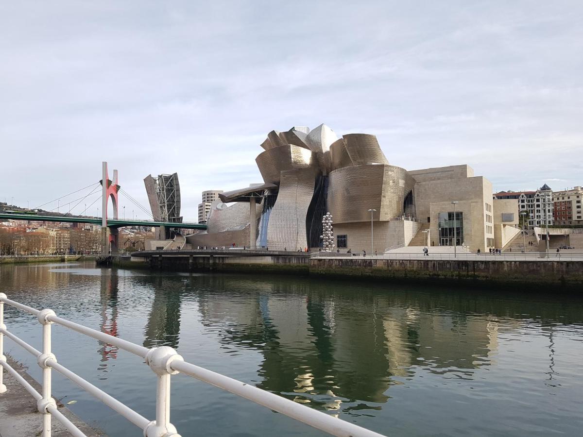 Pension Guggenheim Riverview Hbi01297 Bilbao Extérieur photo