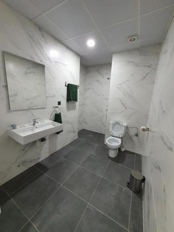 Pension Guggenheim Riverview Hbi01297 Bilbao Extérieur photo